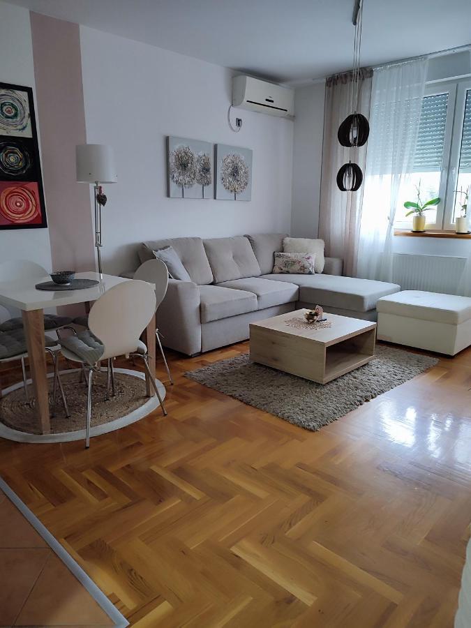 Apartment Rosa Нови-Сад Экстерьер фото